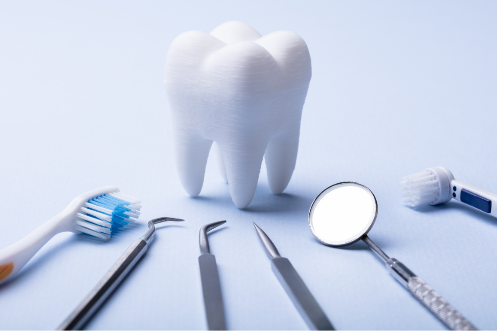 Regularne przeglądy stomatologiczne – dlaczego warto odwiedzać dentystę przynajmniej raz w&nbsp;roku?